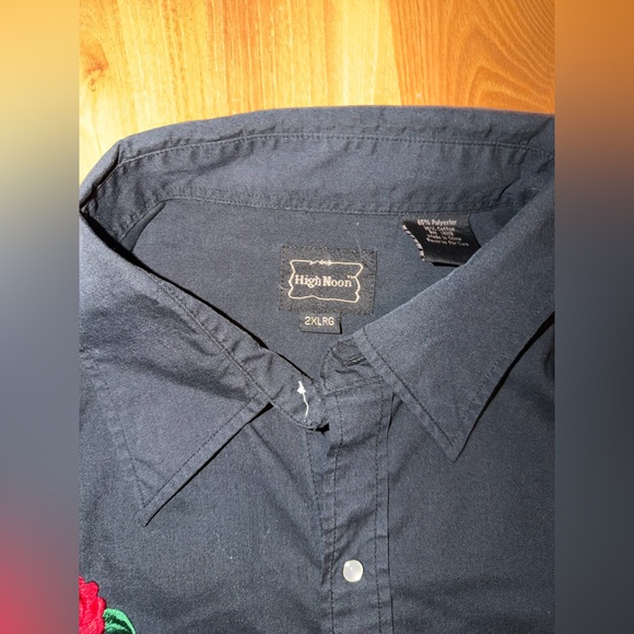 Elegant Black Shirt with Red Rose Embroidery - Picture 3 of 3